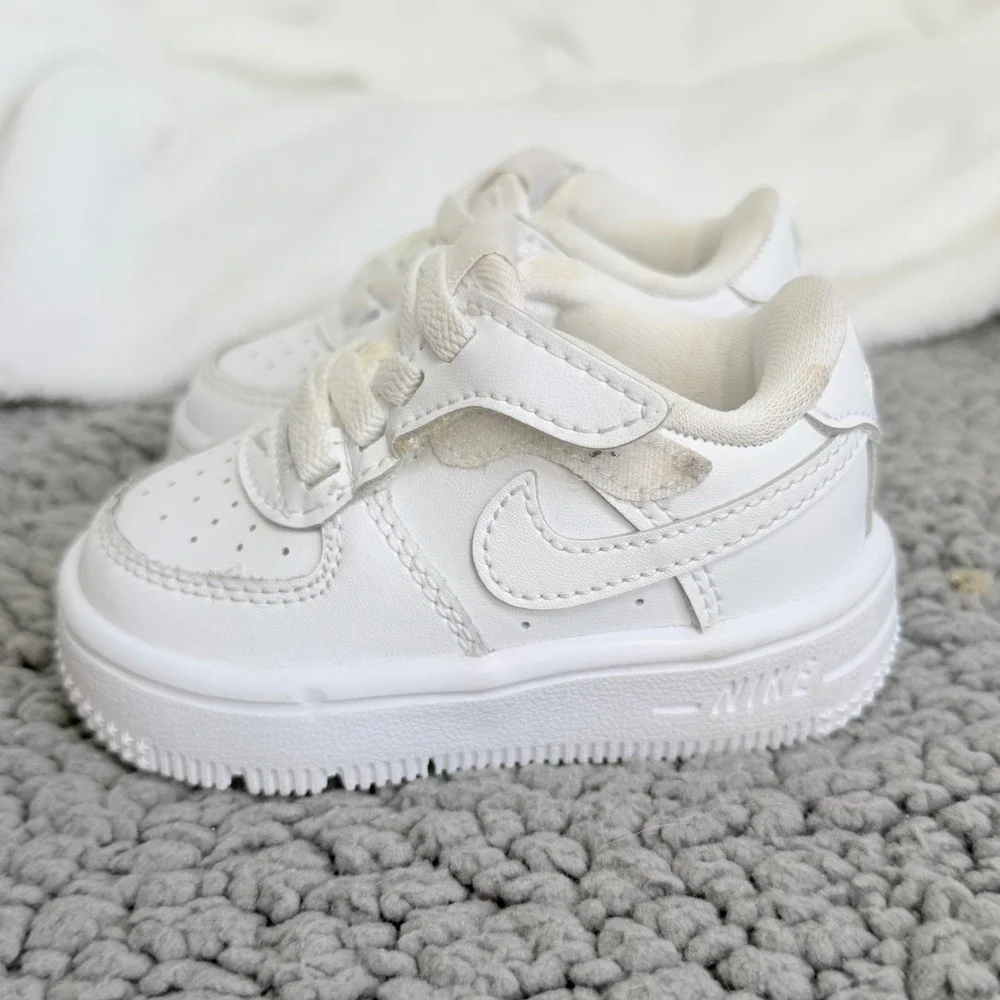 Nike Air Force 1 LE Kids Size 3C White Good Hook-and-Loop FN0236-111 Sneaker
